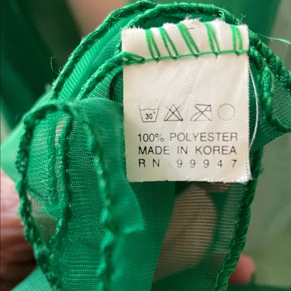 Elegant Green Scarf 59 In x 21 In Polyester - Picture 3 of 3